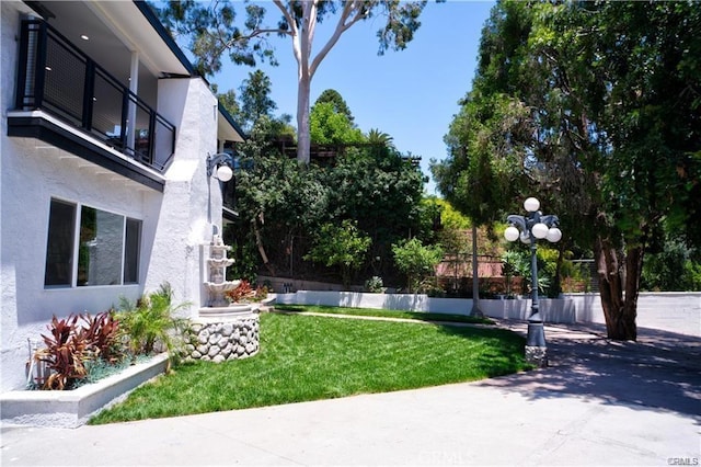 1020 Lantana Dr, Los Angeles, CA 90042 - view of grassy yard