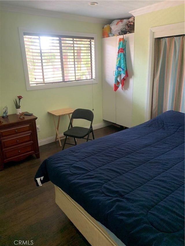 1017 W Bishop St Unit 202, Santa Ana, CA 92703 - bedroom with ornamental molding and multiple windows