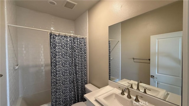 1167 Tesoro Pl, Vista, CA 92081 - bathroom featuring vanity and shower / tub combo