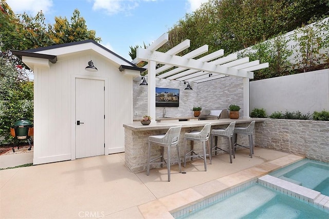 2001 Port Ramsgate Pl, Newport Beach, CA 92660 - view of patio featuring an outbuilding, a pergola, a pool with connected hot tub, and area for grilling