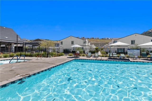 35115 Vine Pl, Fallbrook, CA 92028 - community pool with a residential view and a patio
