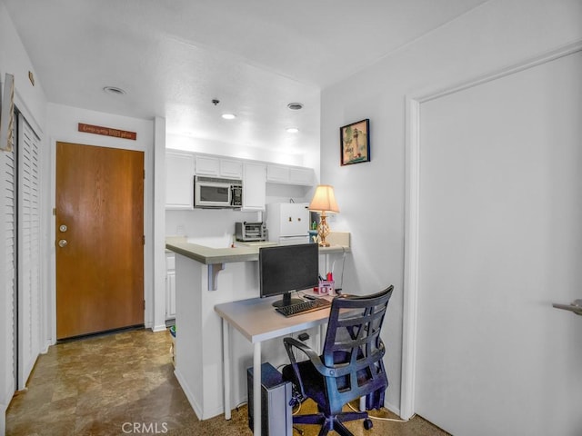 11410 Dolan Unit 328, Downey, CA 90241 - office featuring recessed lighting