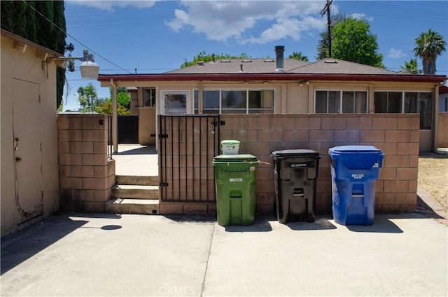 10520 Haskell Ave, Granada Hills, CA 91344 - view of gate