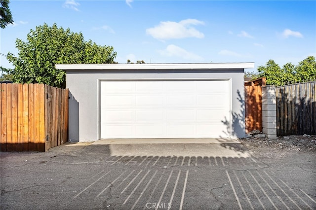 853 N Jasmine Ave, Ontario, CA 91762 - view of detached garage