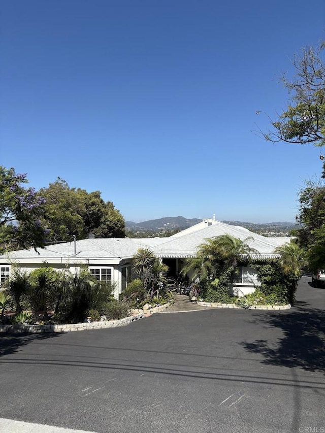 933 Maryland Dr, Vista, CA 92083 - view of front facade with a mountain view