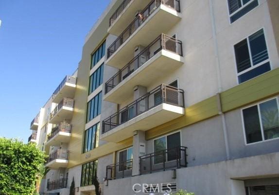2939 Leeward Ave Unit 309, Los Angeles, CA 90005 - view of apartment building / complex