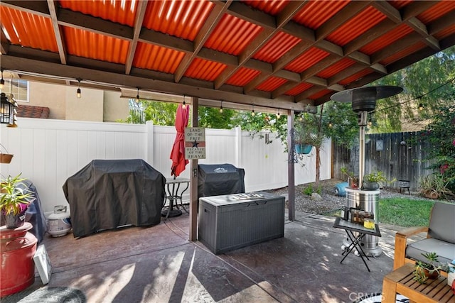 2566 Cottonwood Trl, Chino Hills, CA 91709 - fenced backyard featuring area for grilling and a patio