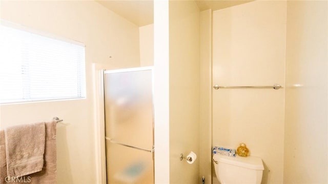 3456 Veteran Ave, Los Angeles, CA 90034 - full bath featuring an enclosed shower