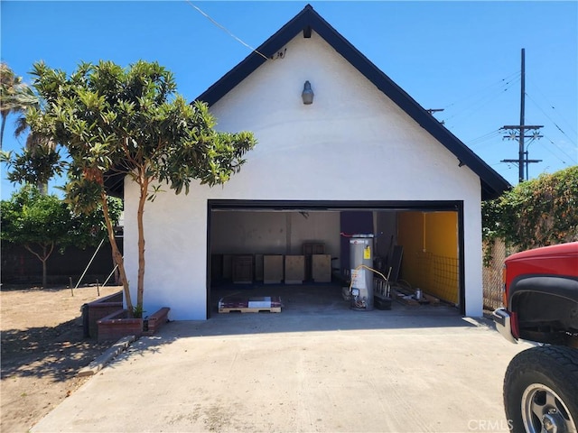 700 E Compton Blvd, Rancho Dominguez, CA 90220 - detached garage with water heater