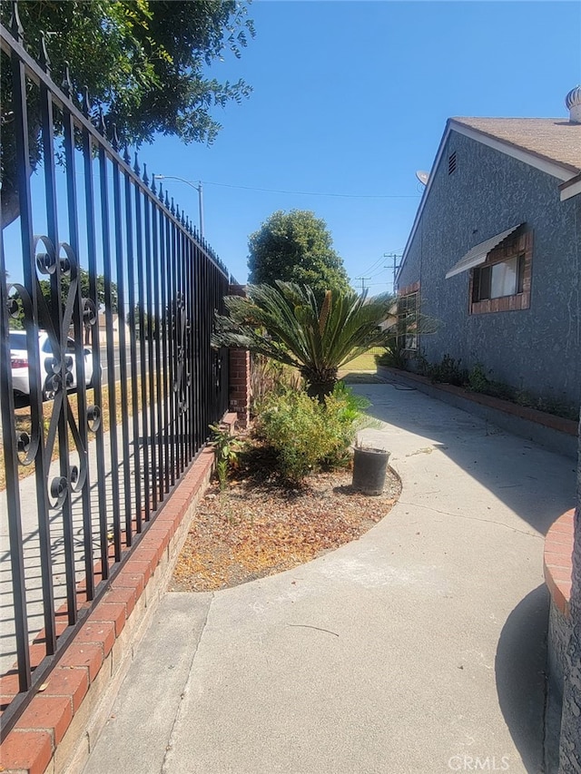 8502 Borson St, Downey, CA 90242 - view of side of property