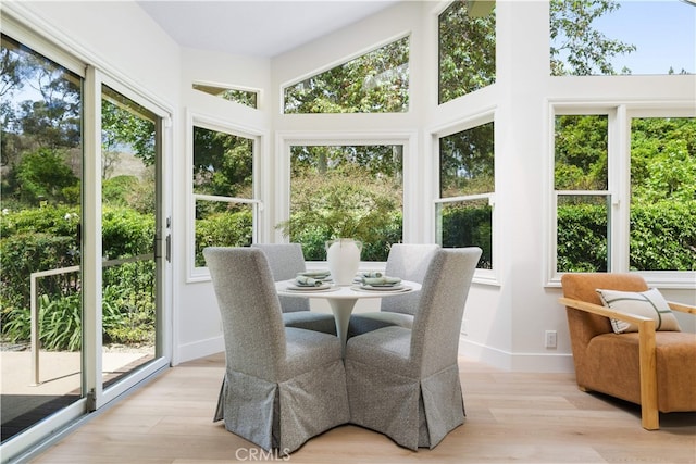 12 Creekside, Irvine, CA 92603 - sunroom with healthy amount of natural light