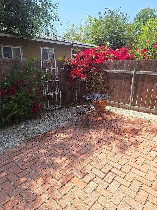 2109 N Marengo Ave, Altadena, CA 91001 - view of patio / terrace