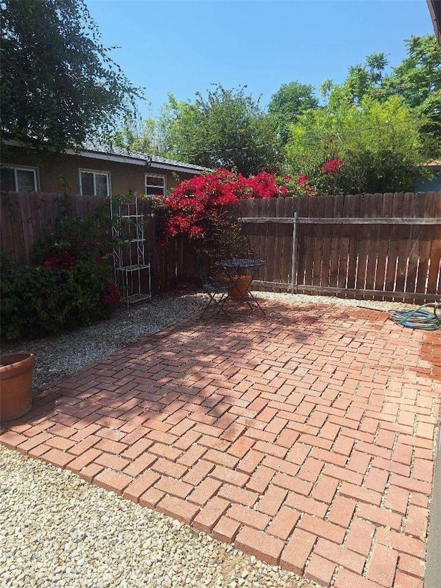 2109 N Marengo Ave, Altadena, CA 91001 - view of patio / terrace