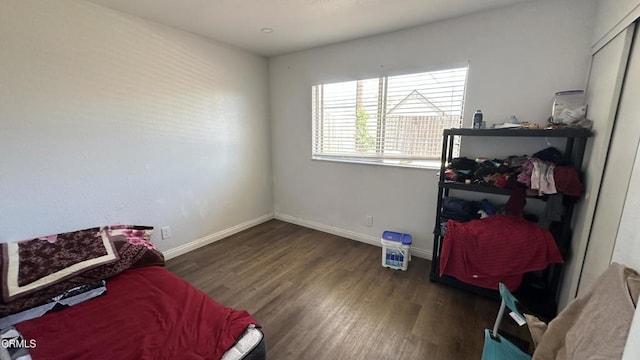 325 Del Sur Way, Oxnard, CA 93033 - living area with wood finished floors and baseboards