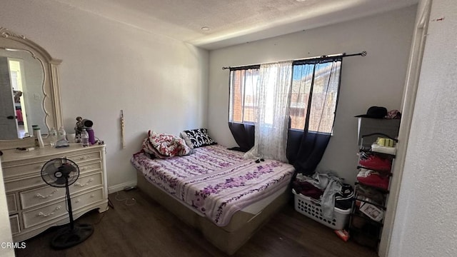 325 Del Sur Way, Oxnard, CA 93033 - bedroom with wood finished floors