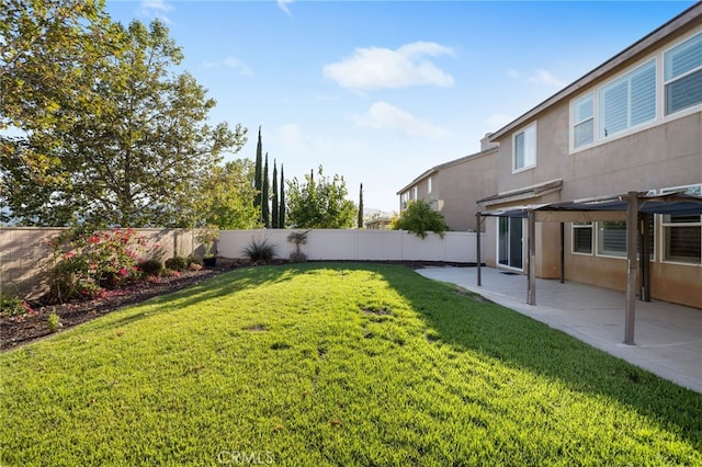 23825 Lancer Ct, Wildomar, CA 92595 - fenced backyard with a patio and a pergola