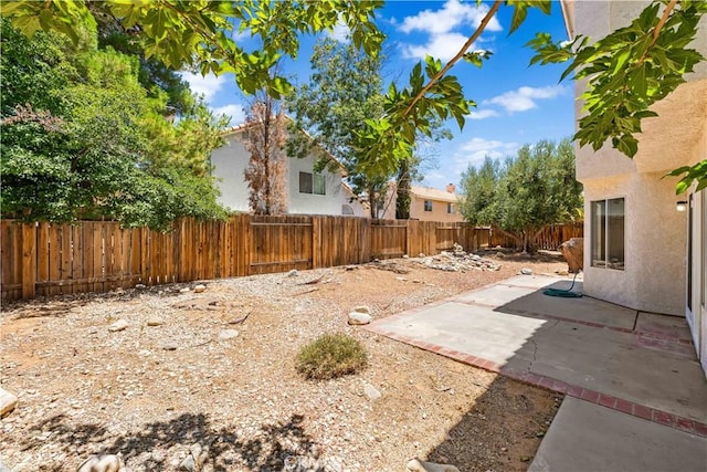39524 Hawthorne St, Palmdale, CA 93551 - fenced backyard with a patio