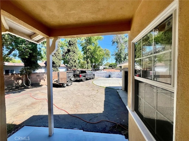 14712 Hiawatha St, San Fernando, CA 91345 - fenced backyard with a patio area