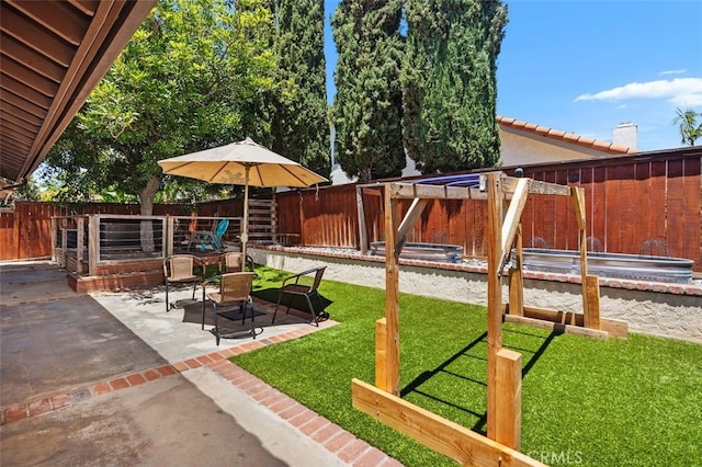 7 Via Olorosa, Rancho Santa Margarita, CA 92688 - fenced backyard with a patio area