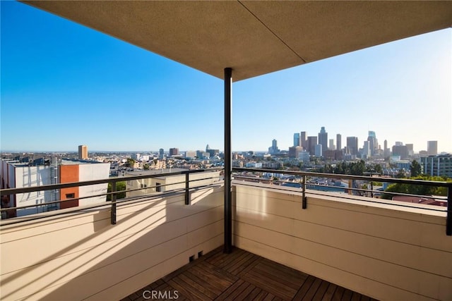 1050 N Joels Pl, Los Angeles, CA 90012 - balcony with a view of skyline