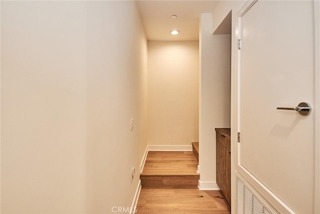 1050 N Joels Pl, Los Angeles, CA 90012 - hall featuring light wood-type flooring and recessed lighting
