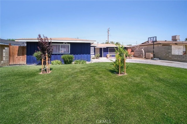 43926 3rd St E, Lancaster, CA 93535 - single story home featuring board and batten siding