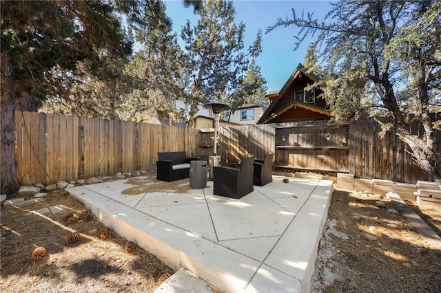 130 Maple Ln, Sugarloaf, CA 92386 - fenced backyard featuring a patio