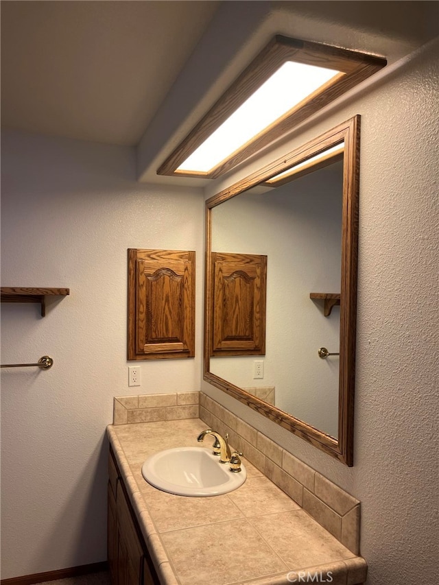325 Canyon Rd, Pinon Hills, CA 92372 - bathroom featuring vanity