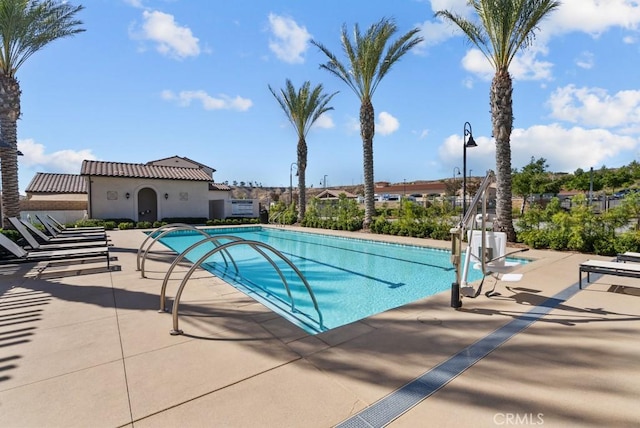 20552 Galloway, Saugus, CA 91350 - community pool featuring a patio
