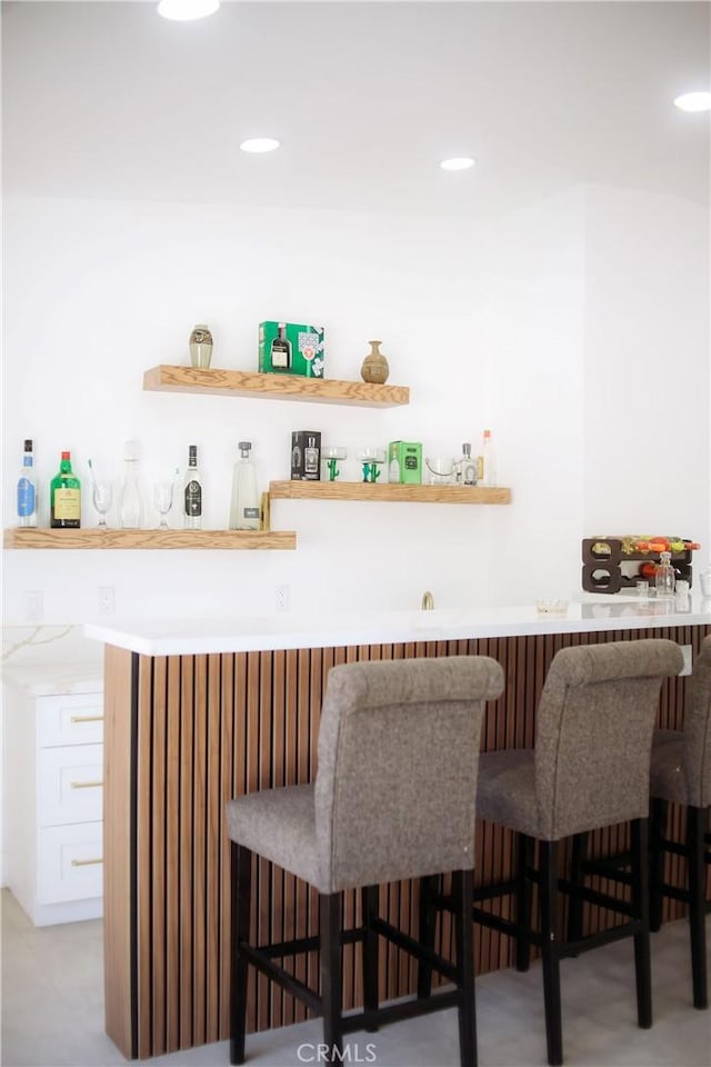 54889 Navajo Trl, Yucca Valley, CA 92284 - view of indoor wet bar