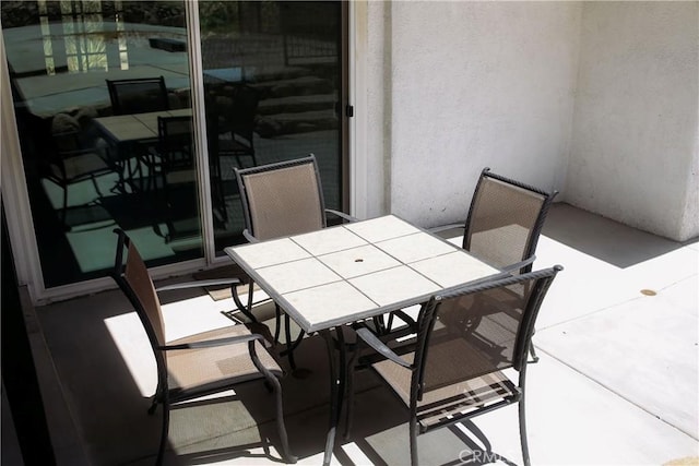 54889 Navajo Trl, Yucca Valley, CA 92284 - view of patio / terrace with outdoor dining area