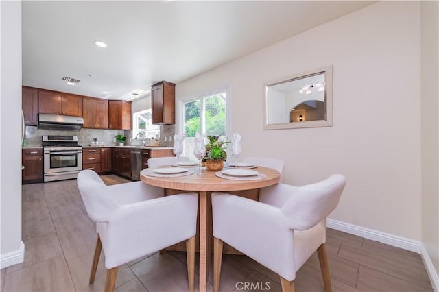 325 E Duarte Rd Unit C, Arcadia, CA 91006 - dining area with baseboards