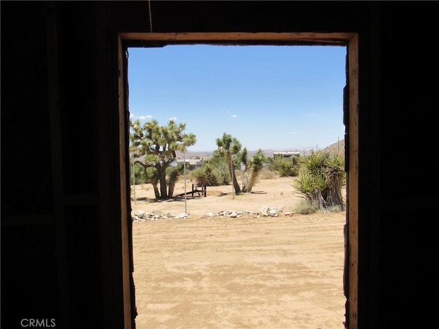 8626 La Contenta Rd, Yucca Valley, CA 92284 - view of entryway