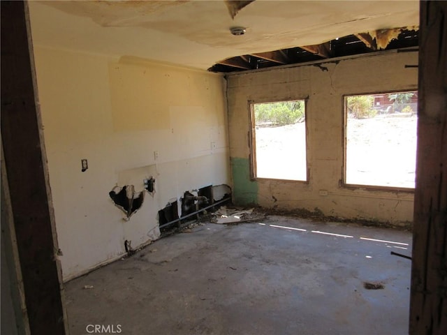 8626 La Contenta Rd, Yucca Valley, CA 92284 - view of empty room