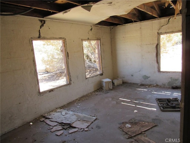 8626 La Contenta Rd, Yucca Valley, CA 92284 - view of unfurnished room