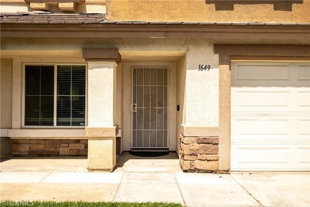 1649 Wrentree Way, Hemet, CA 92545 - entrance to property with stucco siding and stone siding