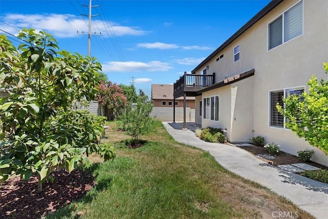 6701 Whitewater St, Eastvale, CA 91752 - view of yard featuring a balcony