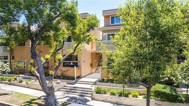 456 E San Jose Ave Unit C, Burbank, CA 91501 - view of property with stairway