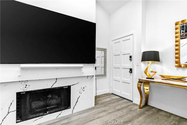 456 E San Jose Ave Unit C, Burbank, CA 91501 - interior space with wood finished floors and vaulted ceiling