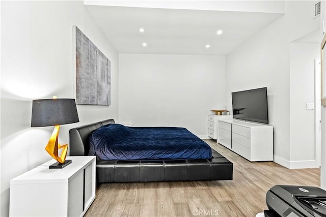 456 E San Jose Ave Unit C, Burbank, CA 91501 - bedroom featuring light wood-style floors and recessed lighting