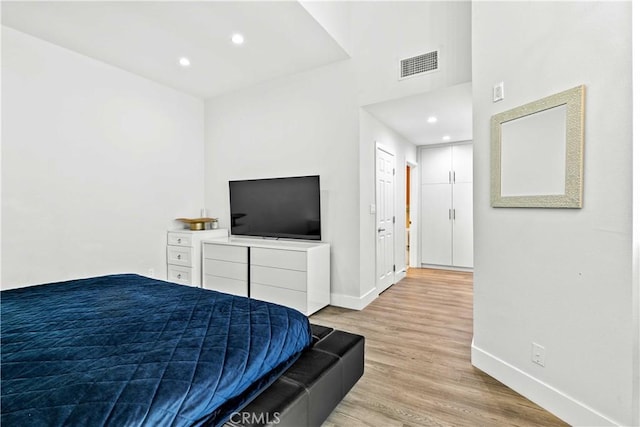 456 E San Jose Ave Unit C, Burbank, CA 91501 - bedroom featuring light wood-type flooring, recessed lighting, and a high ceiling