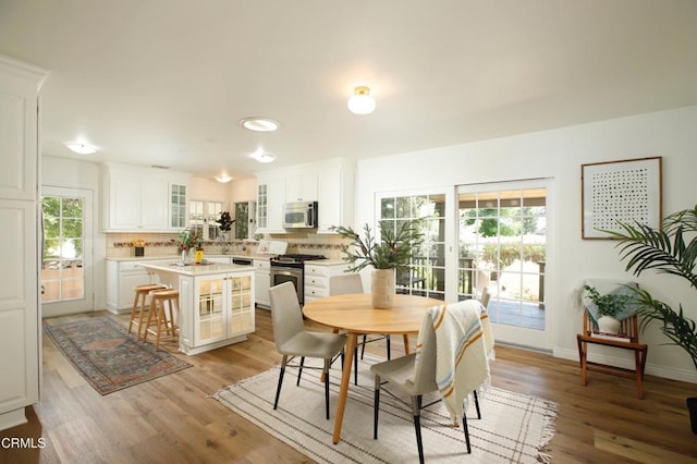 3628 El Caminito Ln, Crescenta, CA 91214 - dining space featuring light wood finished floors and baseboards