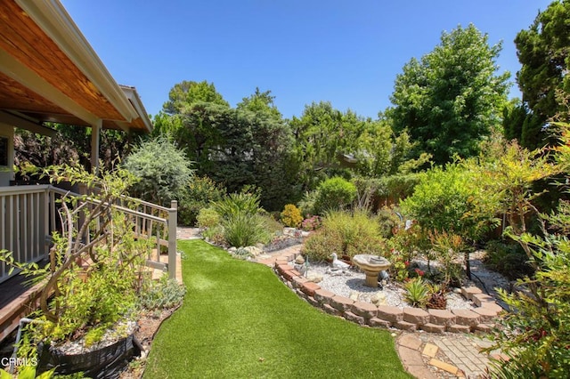 3628 El Caminito Ln, Crescenta, CA 91214 - view of green lawn
