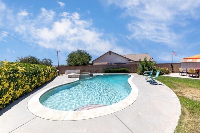 13161 Mugu Ct, Apple Valley, CA 92308 - view of pool with a patio, a fenced backyard, and a pool with connected hot tub