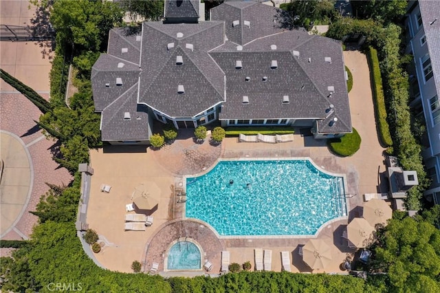 20000 Plum Canyon Rd Unit 1827, Saugus, CA 91350 - bird's eye view of a pool area