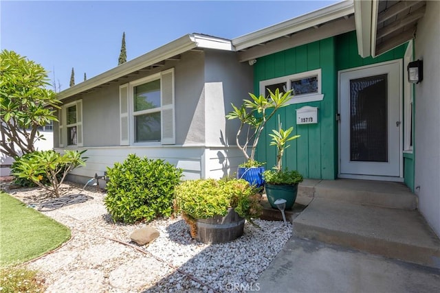 15713 Tuba St, North Hills, CA 91343 - entrance to property