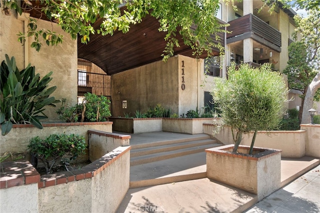1110 Ohio Ave Unit 107, Long Beach, CA 90804 - entrance to property featuring stucco siding