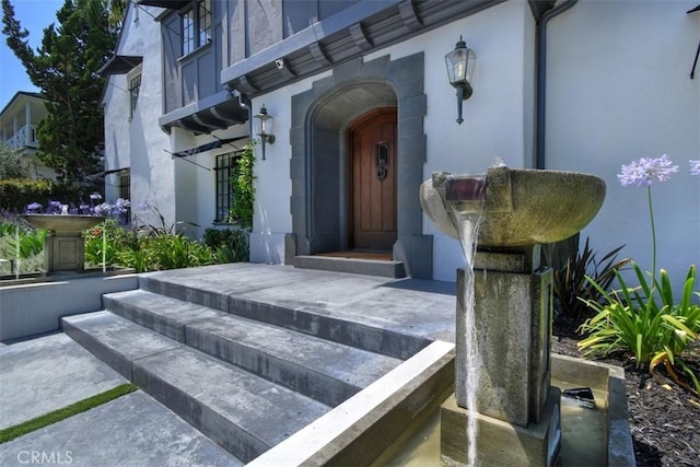 5005 Los Feliz Blvd, Los Angeles, CA 90027 - view of exterior entry with stucco siding