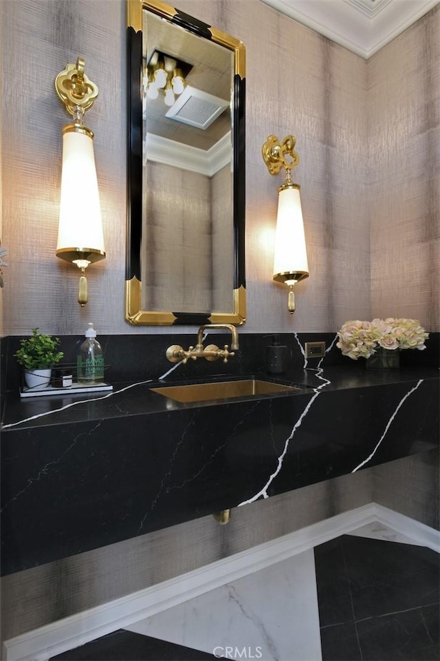 5005 Los Feliz Blvd, Los Angeles, CA 90027 - bathroom with crown molding