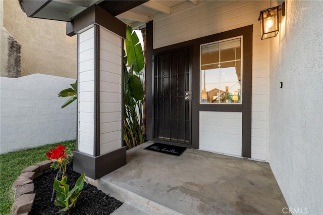 754 Manecita Cir, Perris, CA 92571 - entrance to property featuring stucco siding